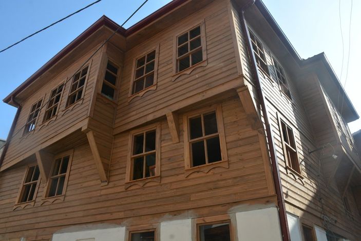 Sinop'ta dışıyla büyüleyen evin içi bakımsızlıktan çürüyor