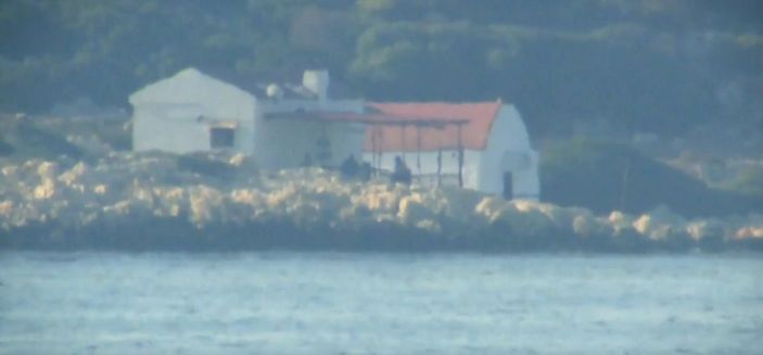 Yunanistan, Karaada'ya asker çıkardı