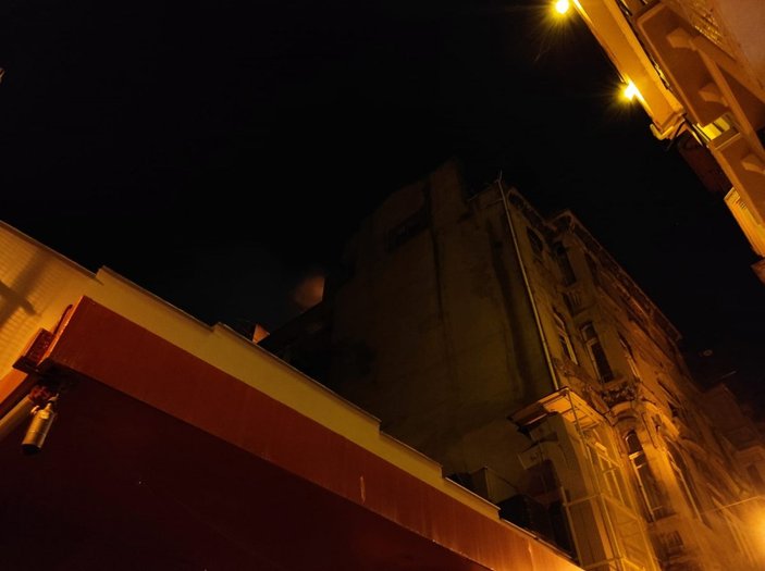 İstanbul’da daha önce 4 kişinin öldüğü binada yine yangın çıktı