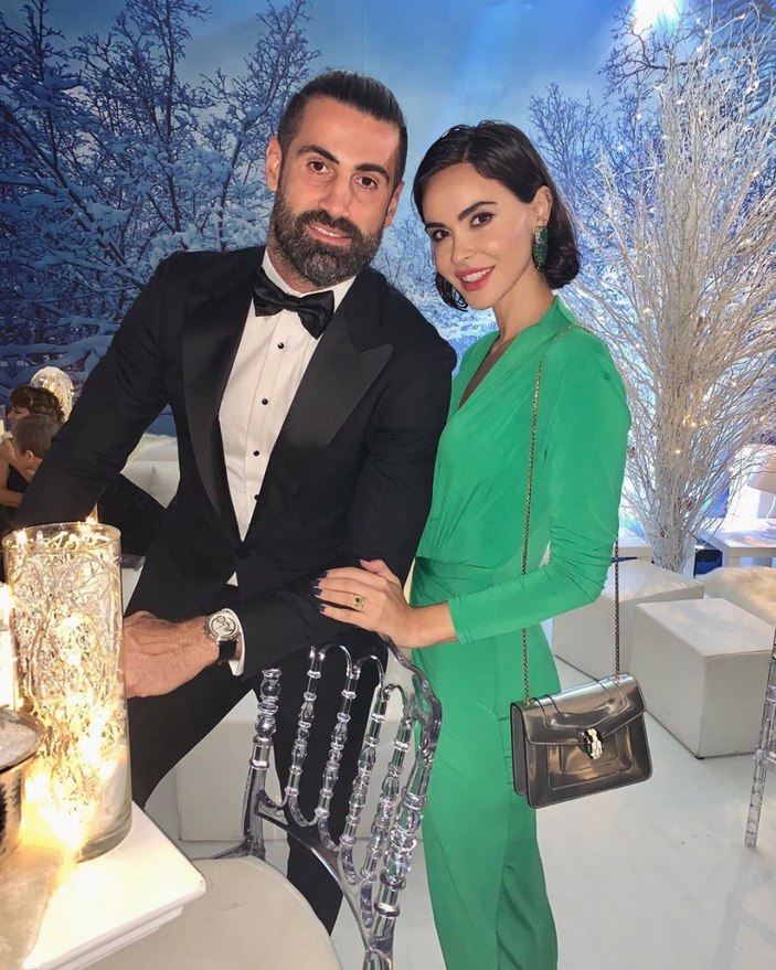 Volkan Demirel'in eşi Zeynep Sever Demirel kimdir? Zeynep Sever Demirel, takipçilerine gönderme yaptı...