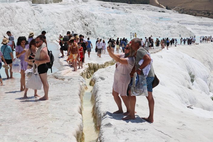 Turizm cenneti Ege'ye tatilci akını