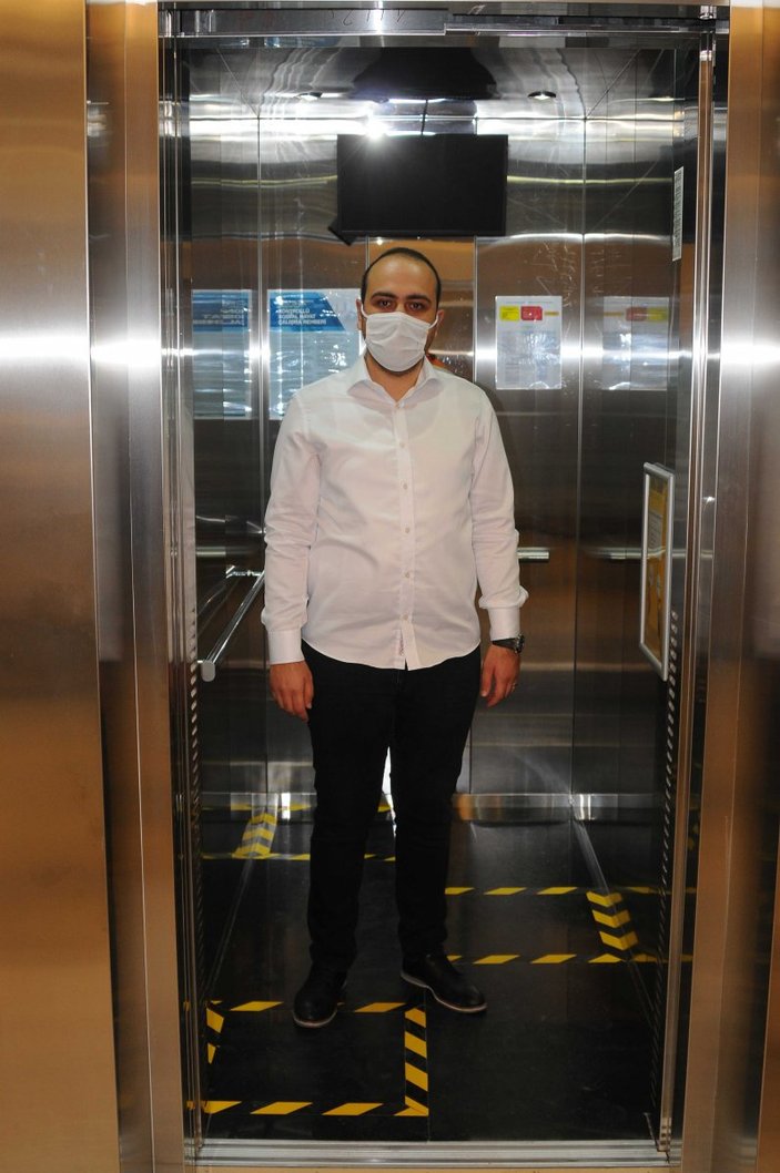 Kocaeli'de koronavirüse karşı ses komutuyla çalışan asansör sistemi yapıldı