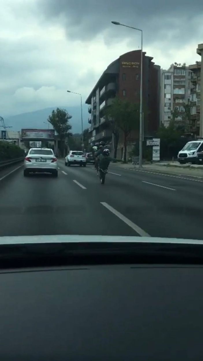 Bursa'da tek teker üzerinde giden motosikletliye ceza