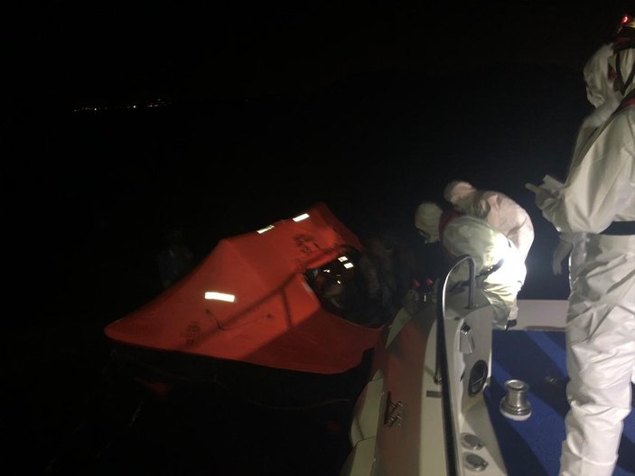 İzmir'de 9 sığınmacı kurtarıldı