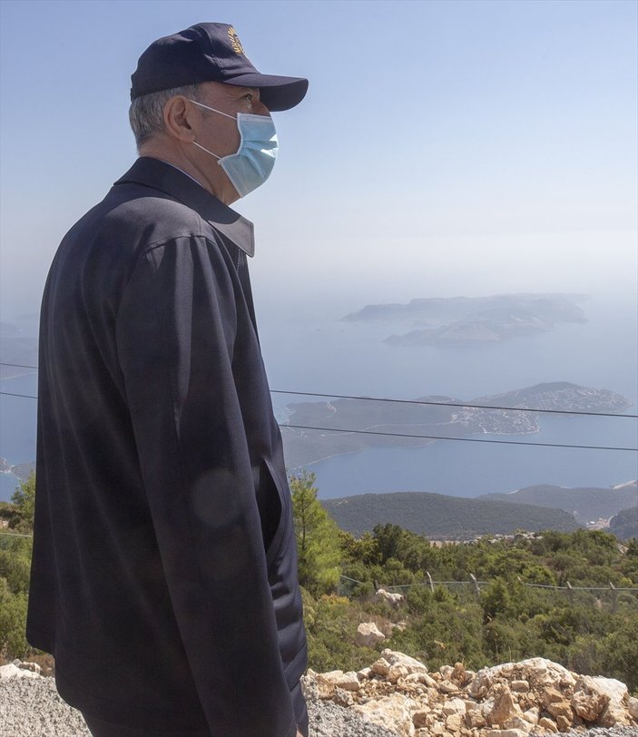 Hulusi Akar: Yunanistan 18 adayı silahlandırmış