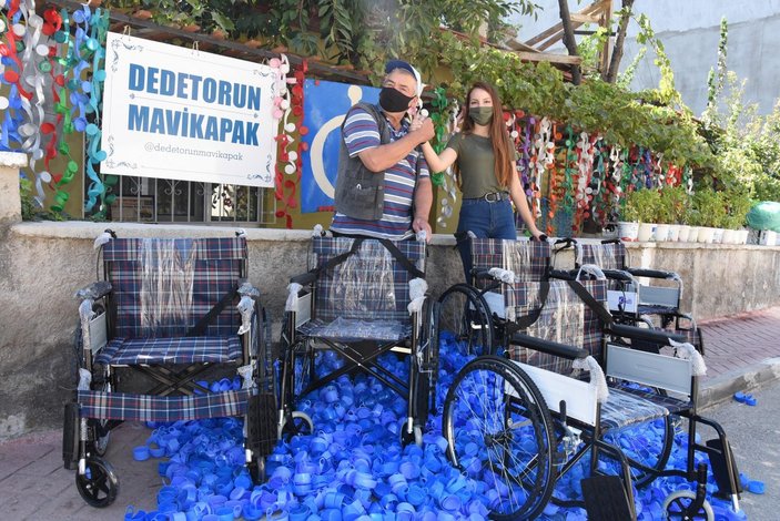 Eskişehir'de dede ile torunu 373 engelliye sandalye aldı