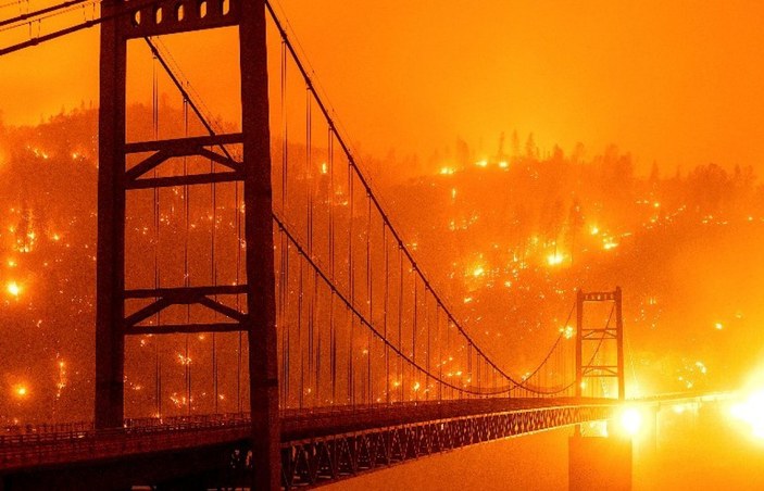 ABD'de 500 bin kişi yangından kaçıyor