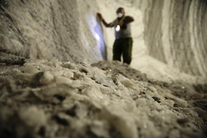 Nevşehir'de 800 yıllık tuz madeni halen işleniyor