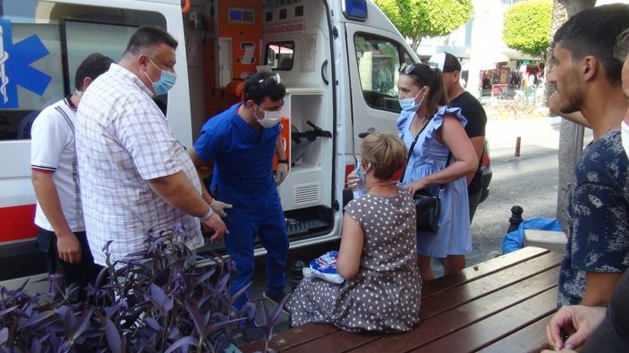 Antalya'da yaya geçidinden geçen Rus turiste araba çarptı
