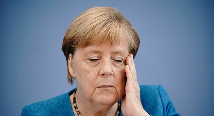 Angela Merkel'in partisi yeni liderini seçecek