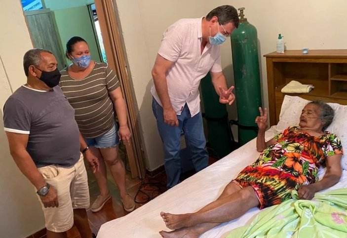 Roberto Carlos'un 100 yaşındaki babaannesi koronavirüsü yendi