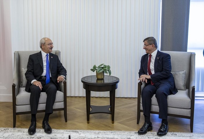 Kemal Kılıçdaroğlu ile Ahmet Davutoğlu bir araya geldi