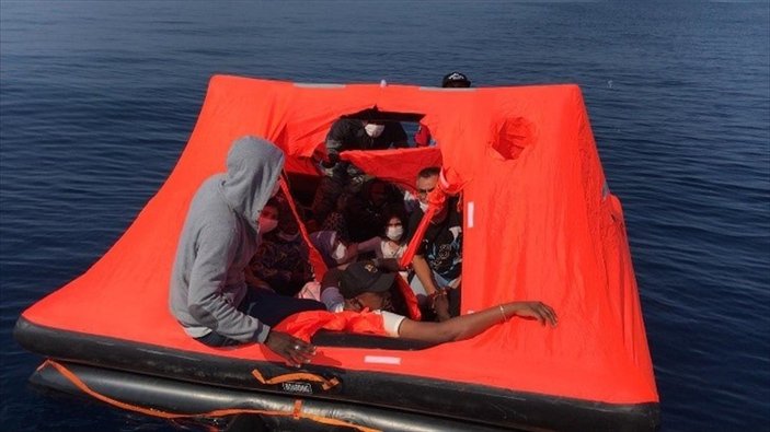 İzmir ve Aydın'da geri itilen 67 sığınmacı kurtarıldı