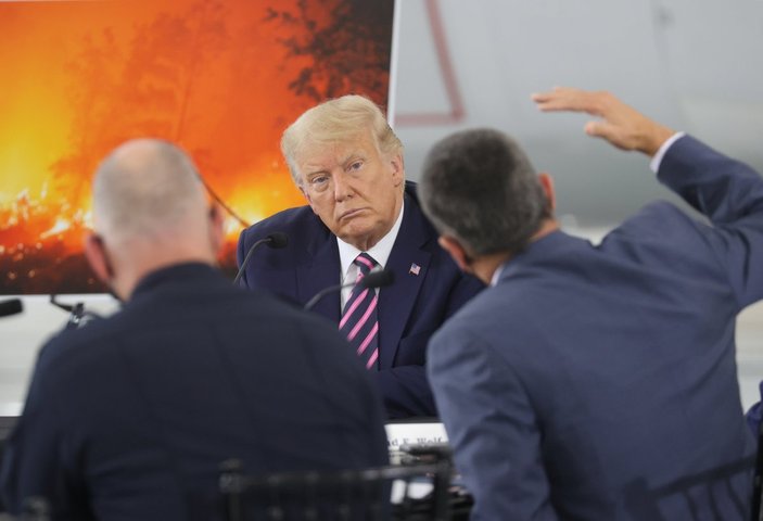 Trump, Kaliforniya yangınlarında küresel ısınmayı reddetti