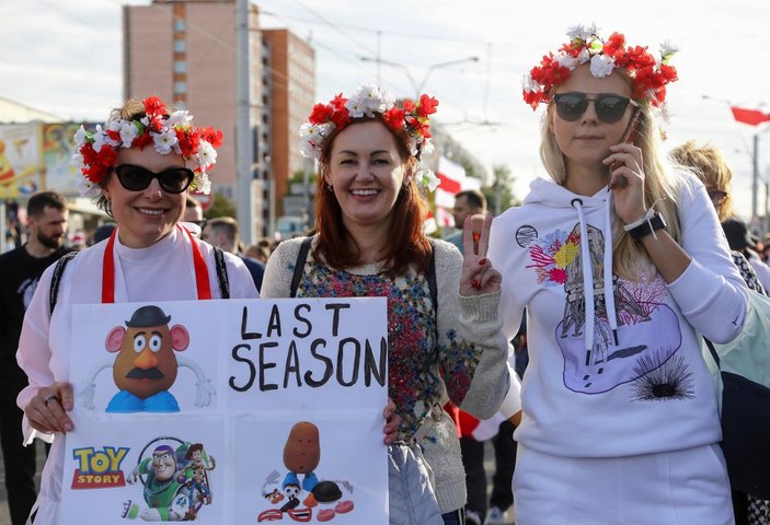 Belaruslu muhaliflerin iç çamaşırlı protestosu