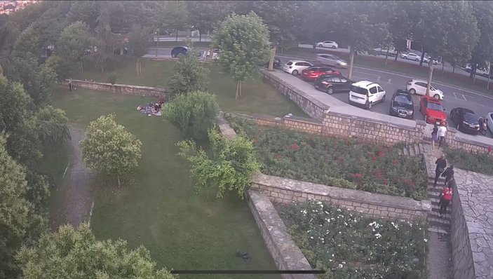 Beyoğlu'nda aile görünümünde hırsızlık çetesi, piknik yapmaya gelen ailenin 50 binlik ziynet eşyasını çaldı