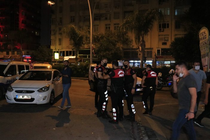 Adana'da bir kişi sokak satıcısını bıçakladı