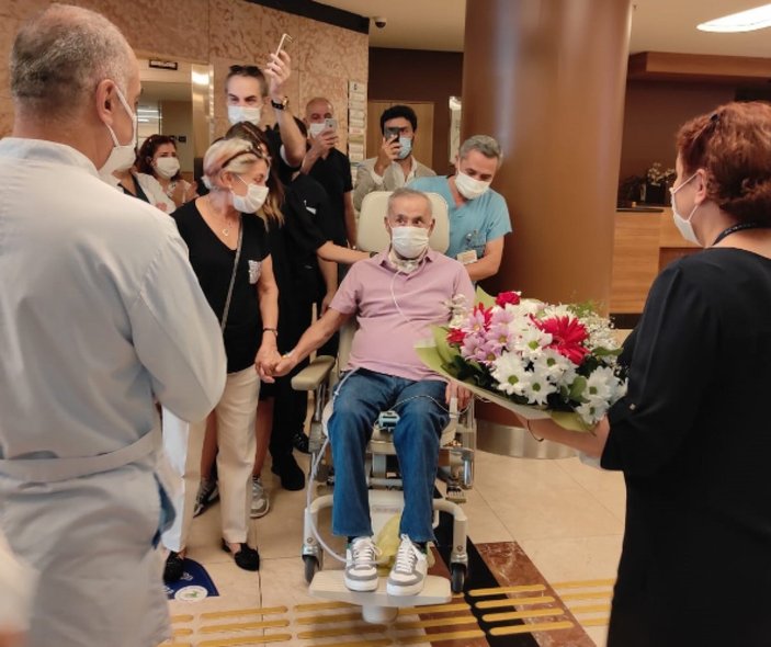 İstanbul'da korona hastası yaşlı adam, 4 ay sonra yoğun bakımdan çıktı