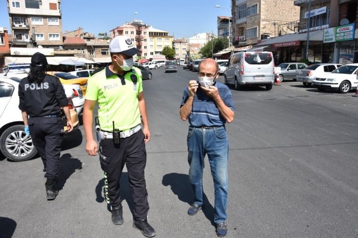 Türkiye'de 100 kişiden 11'i koronavirüs yok diyor