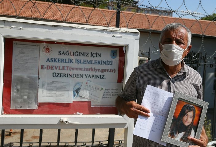 İzmir'de evlat nöbeti tutan baba, gönüllü askerlik başvurusu yaptı
