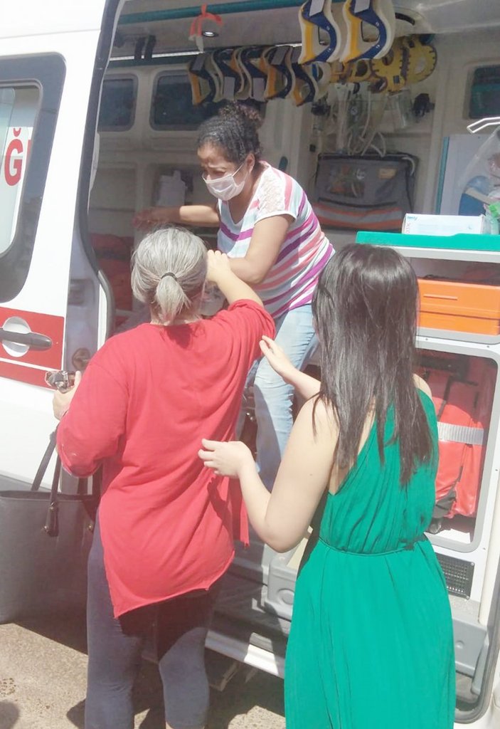 Antalya'da 7 yaşındaki çocuğa cuma namazına giderken otomobil çarptı