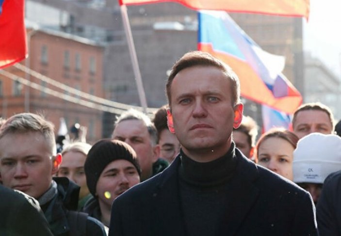 Navalnıy'ı zehirleyen madde su şişesinden çıktı