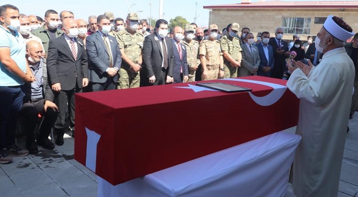 Şehit Teğmen Harun Aslan, son yolculuğuna uğurlandı