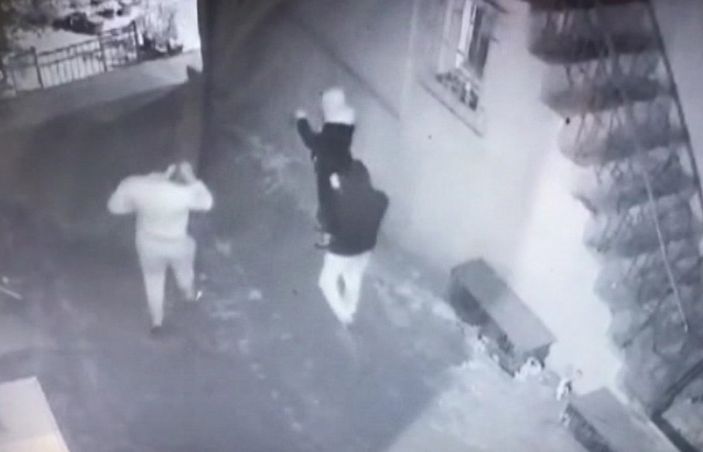 d Şişli'de bir kişinin öldürüldüğü husumetli iki grubun kavga görüntüleri