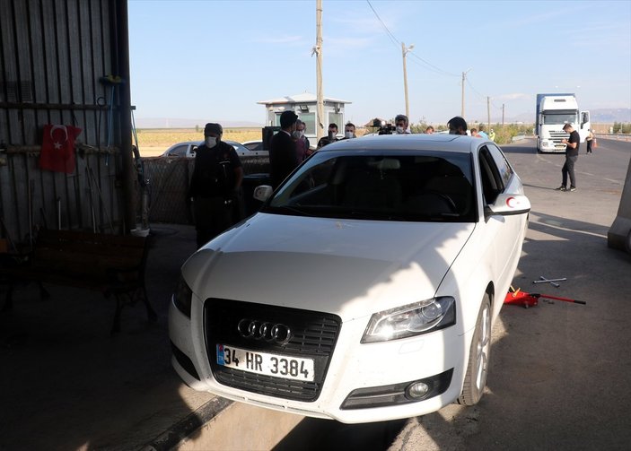 Erzurum'da emekli polisin aracından eroin çıktı