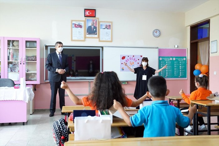 Bakan Ziya Selçuk'tan okulların açılmasıyla ilgili paylaşım