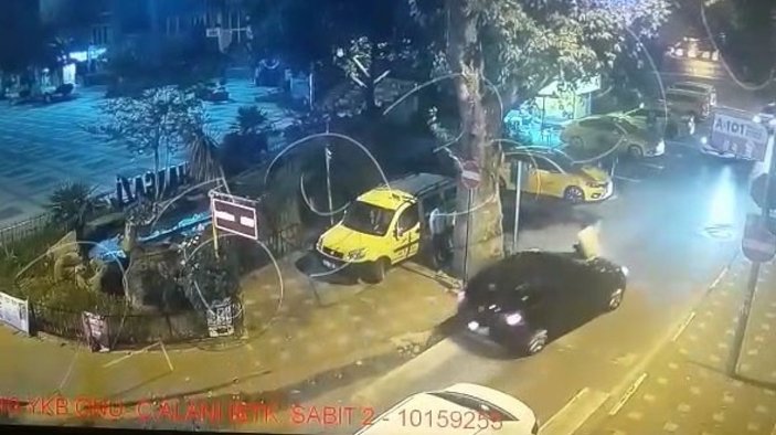 Bursa'da otomobiline saldıran şahsı ön kaput üzerinde emniyete götürdü