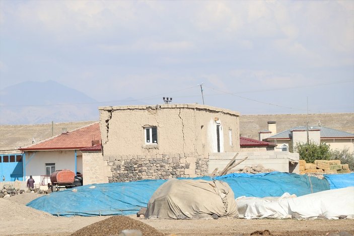 Niğde'deki depremde 143 ev hasar gördü