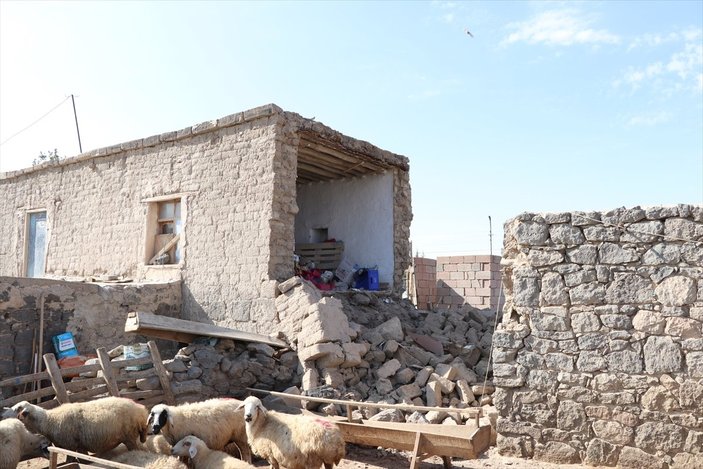 Niğde'deki depremde 143 ev hasar gördü