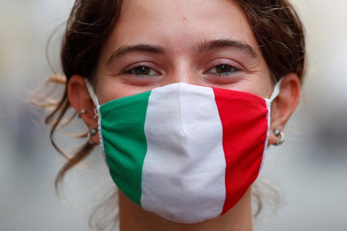 İtalyanlar milletvekili sayısının azaltılmasını istedi