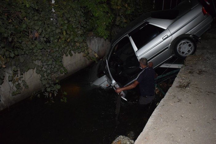 Malatya'da bir sürücü aracıyla kanala uçtu