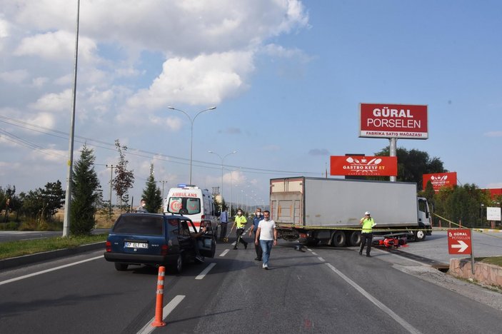 Kütahya’da kamyona çarpan motosikletin sürücüsü hayatını kaybetti