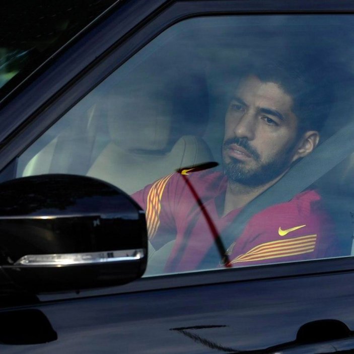 Luis Suarez, Barcelona'dan ağlayarak ayrıldı