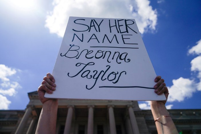 ABD'de polisin öldürdüğü siyahi Taylor davası sonrası OHAL