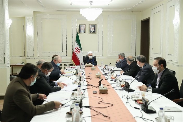 Ruhani: Pandemi kurallarına uyulmazsa kısıtlamalar getiririz