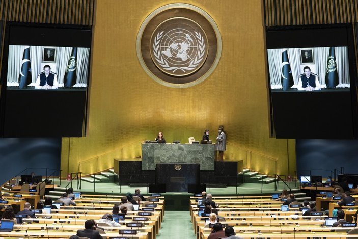 BM toplantısında Pakistan Başbakanı konuşurken, Hint diplomat salonu terk etti