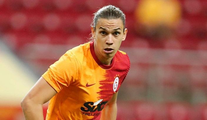 Taylan Antalyalı her maçta sahada