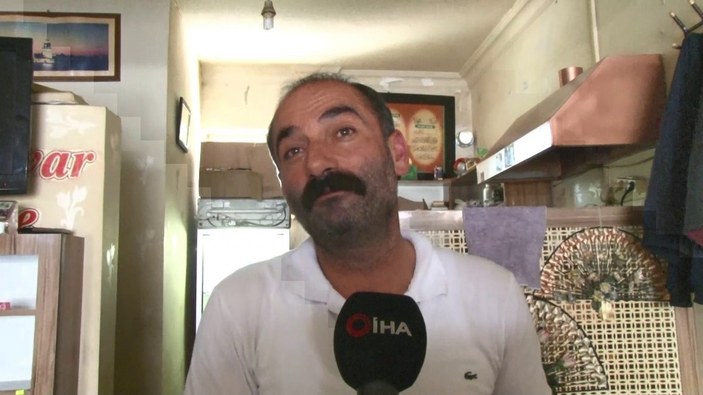 Erzurum'daki çaycı, müşterilerine mani okuyup dua ediyor