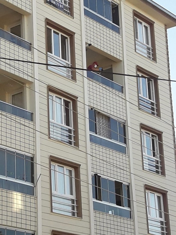 İzmir'de 5'inci kattan aşağı düşen Ceylin hayatını kaybetti