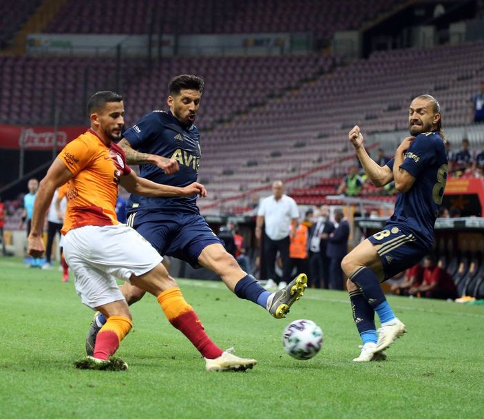 Fenerbahçe'nin forma tercihi tartışma konusu oldu