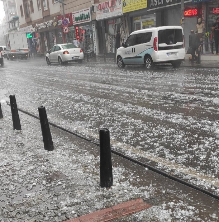 İstanbul'da dolu etkili oldu