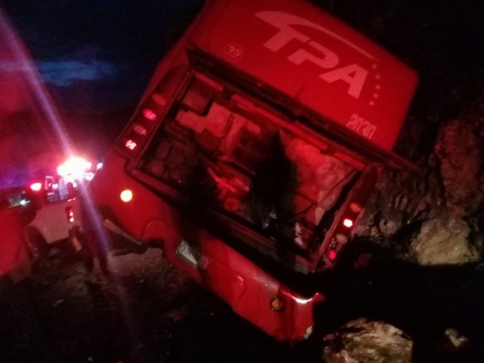 Meksika’da otobüs kazası: 13 ölü, 25 yaralı