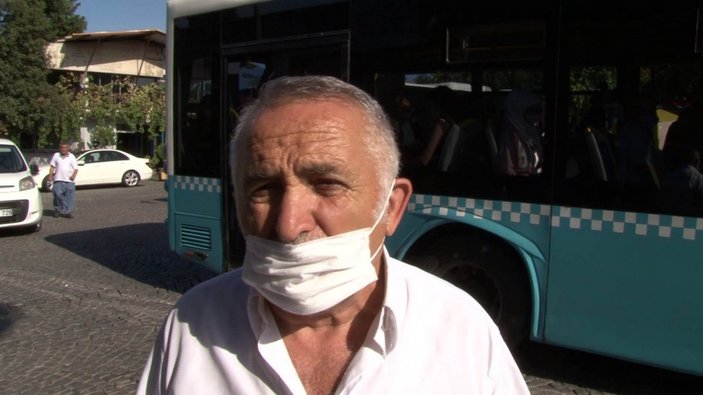 Ortaköy'de otobüsteki kavgayı ayırmak isteyen şoförün telefonunu çaldı