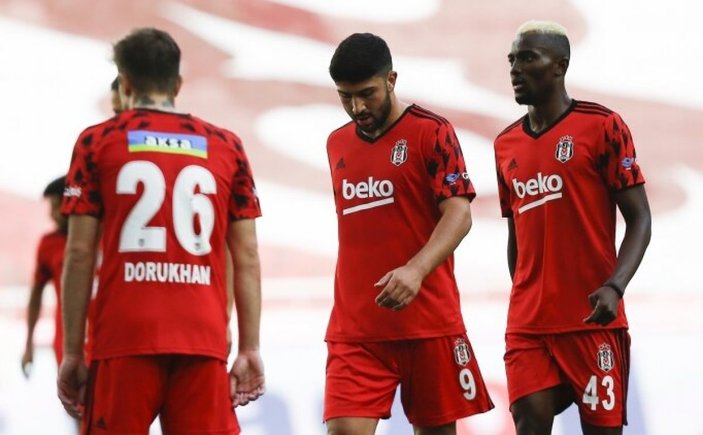 Beşiktaş'ta fatura antrenörlere kesildi