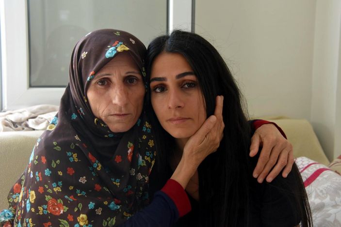 İzmir'de genç kadın taciz edildi, sokak ortasında dövüldü