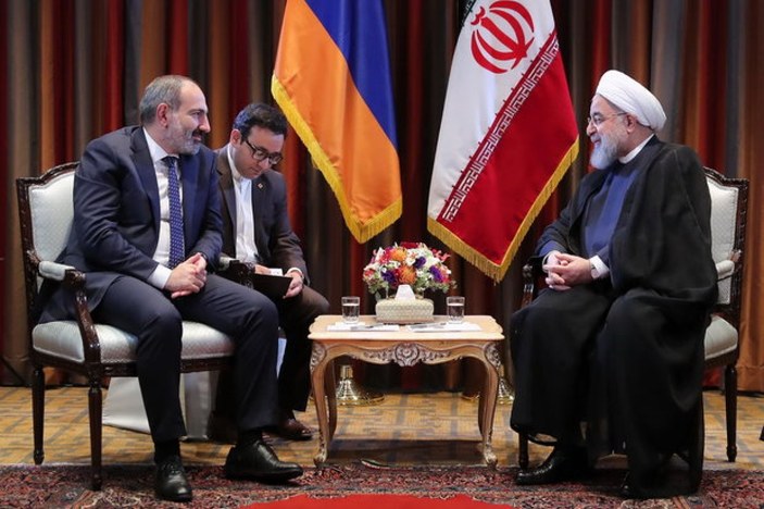 Ruhani'den Paşinyan'a: Sorunlar uluslararası hukuk çerçevesinde çözülmeli